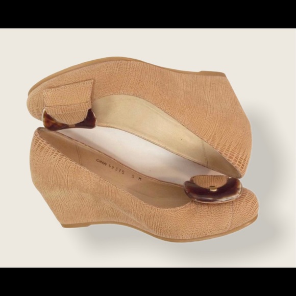 NWT..Stuart weitzman Bucalima Tortoise wed…